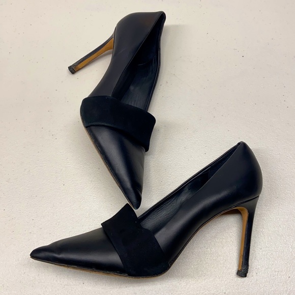 Vince. Leather Pointy Heels - Picture 7 of 9